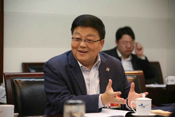 肖伟接受《人民日报》采访：进一步改进药品集中采购管理机制